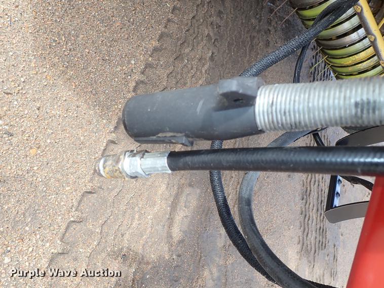 image for item FB9155 2008 New Holland BR780A round baler