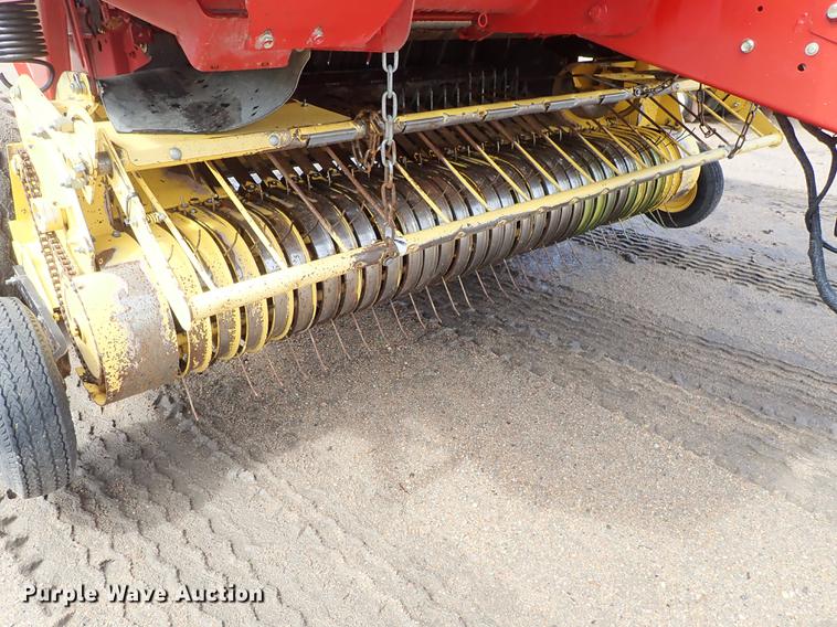 image for item FB9155 2008 New Holland BR780A round baler