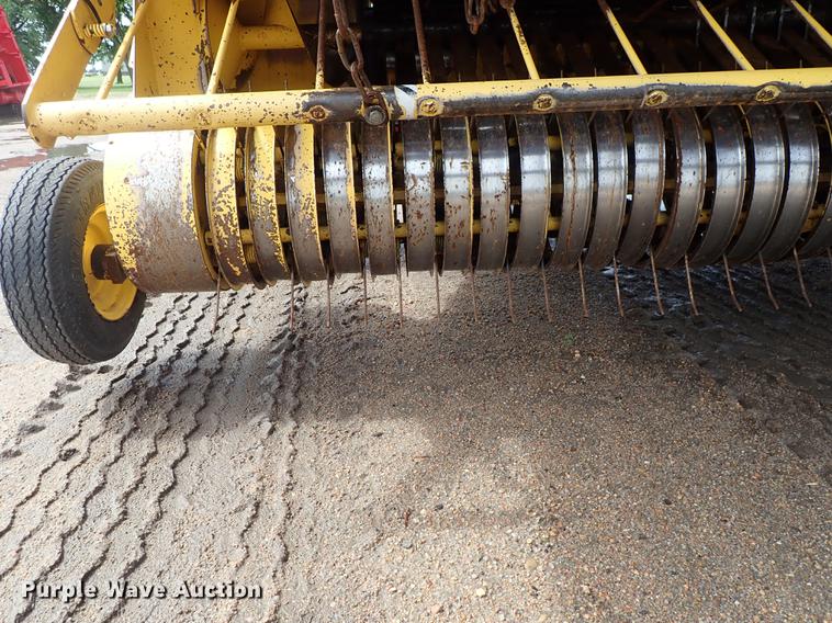 image for item FB9155 2008 New Holland BR780A round baler