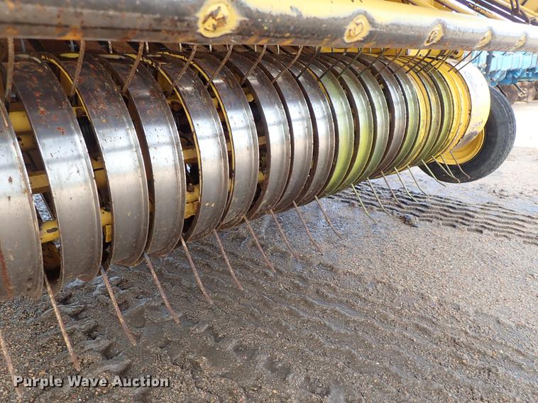 image for item FB9155 2008 New Holland BR780A round baler