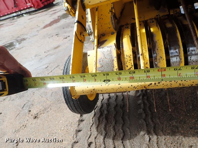 image for item FB9155 2008 New Holland BR780A round baler