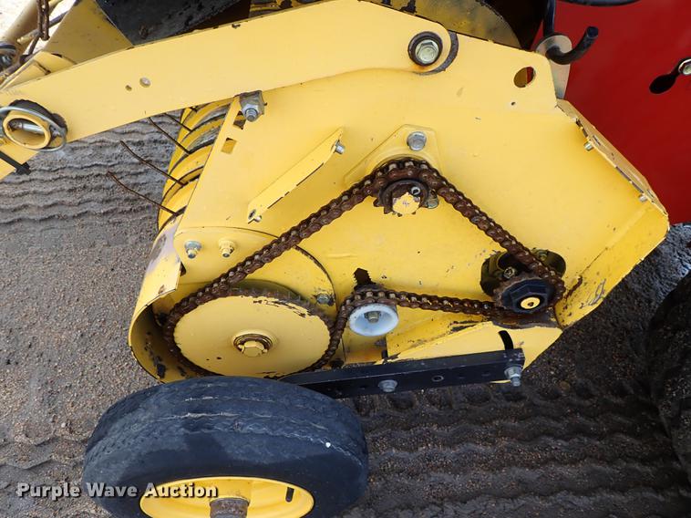 image for item FB9155 2008 New Holland BR780A round baler