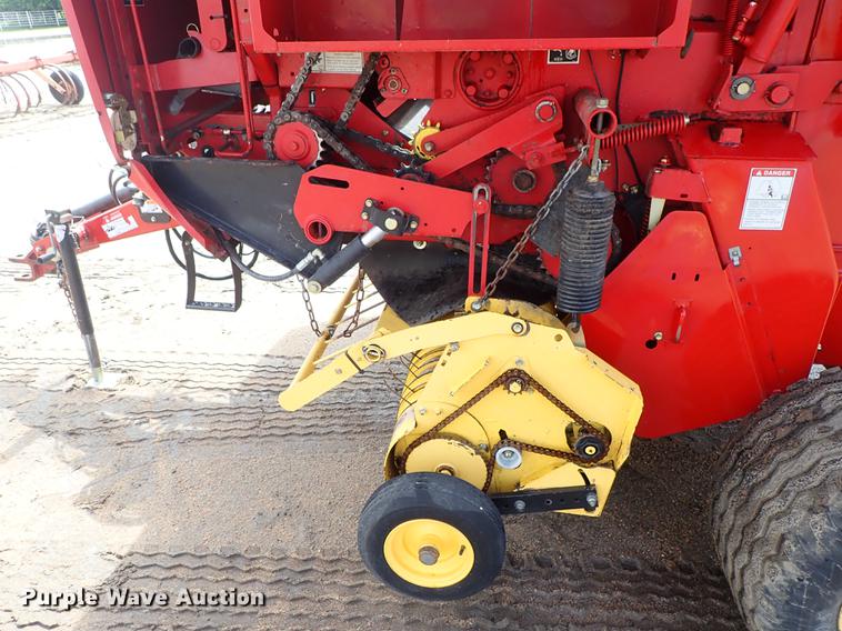 image for item FB9155 2008 New Holland BR780A round baler