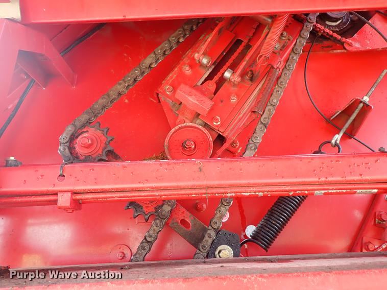 image for item FB9155 2008 New Holland BR780A round baler
