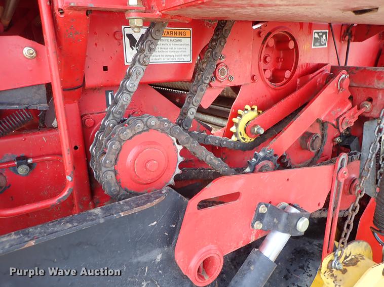 image for item FB9155 2008 New Holland BR780A round baler