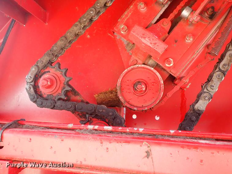 image for item FB9155 2008 New Holland BR780A round baler