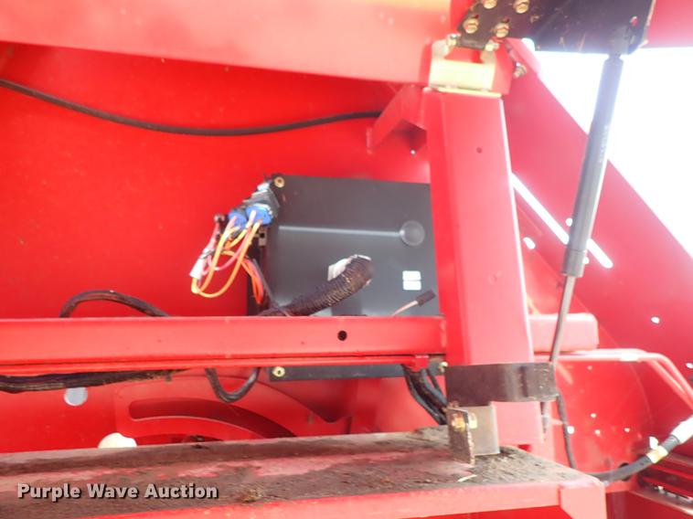 image for item FB9155 2008 New Holland BR780A round baler