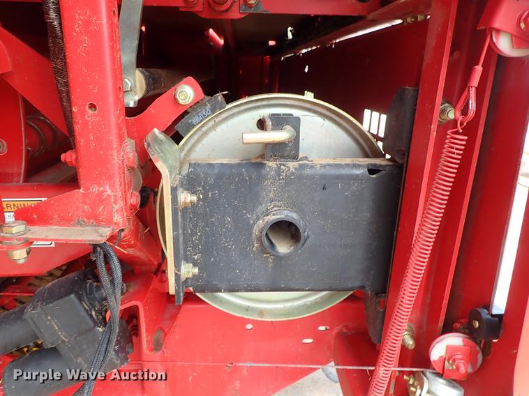 image for item FB9155 2008 New Holland BR780A round baler
