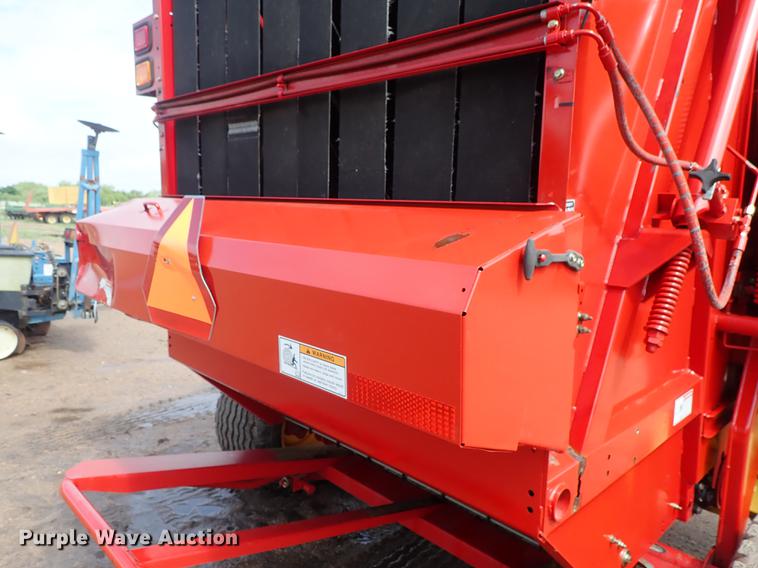 image for item FB9155 2008 New Holland BR780A round baler