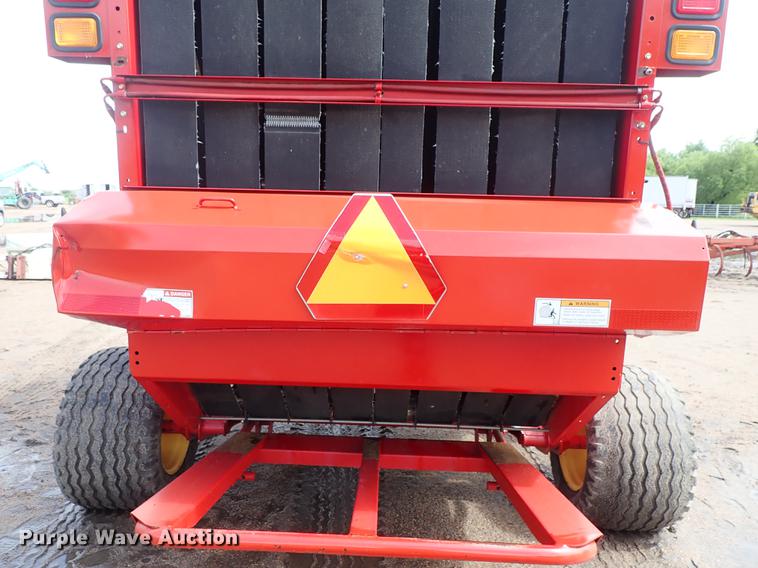 image for item FB9155 2008 New Holland BR780A round baler