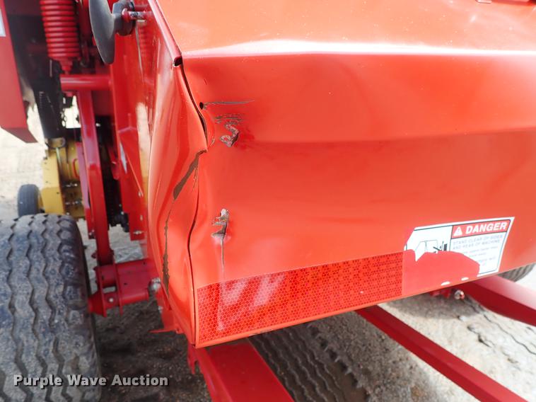 image for item FB9155 2008 New Holland BR780A round baler