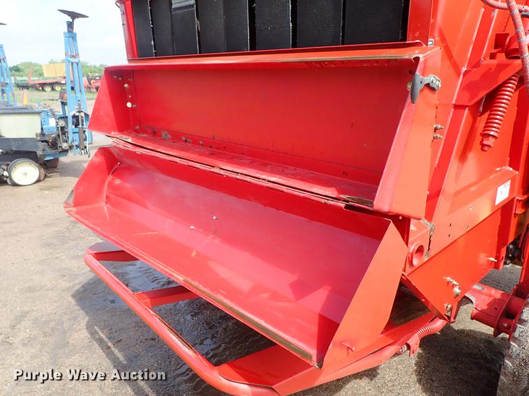 image for item FB9155 2008 New Holland BR780A round baler