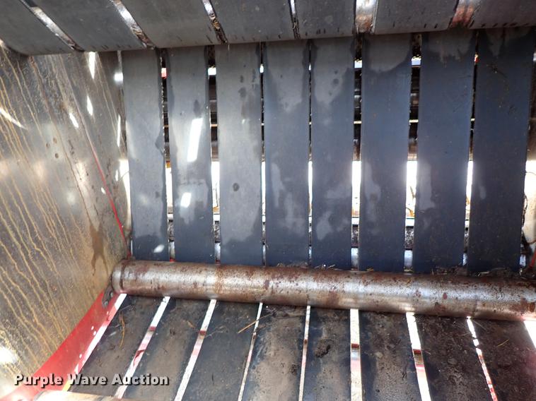 image for item FB9155 2008 New Holland BR780A round baler