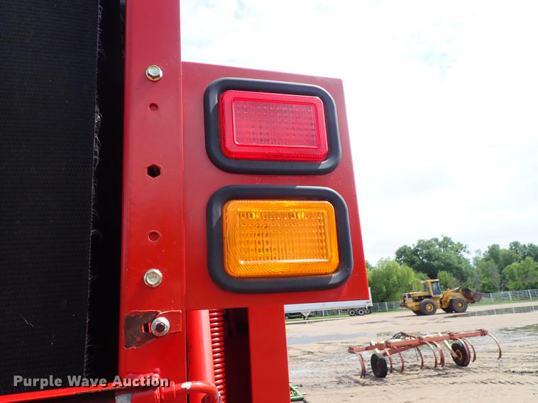 image for item FB9155 2008 New Holland BR780A round baler