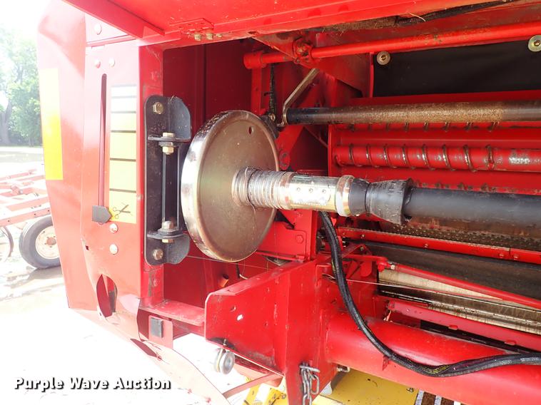 image for item FB9155 2008 New Holland BR780A round baler