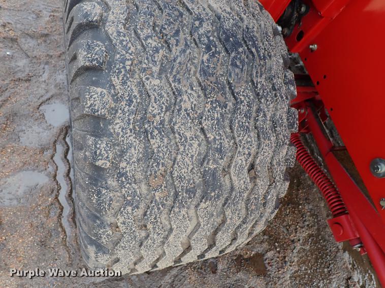 image for item FB9155 2008 New Holland BR780A round baler