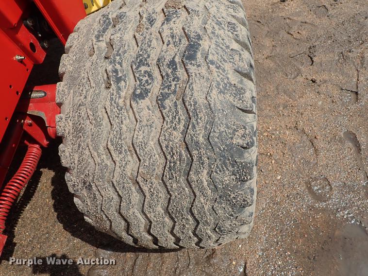 image for item FB9155 2008 New Holland BR780A round baler