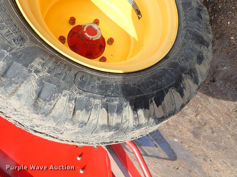 image for item FB9155 2008 New Holland BR780A round baler