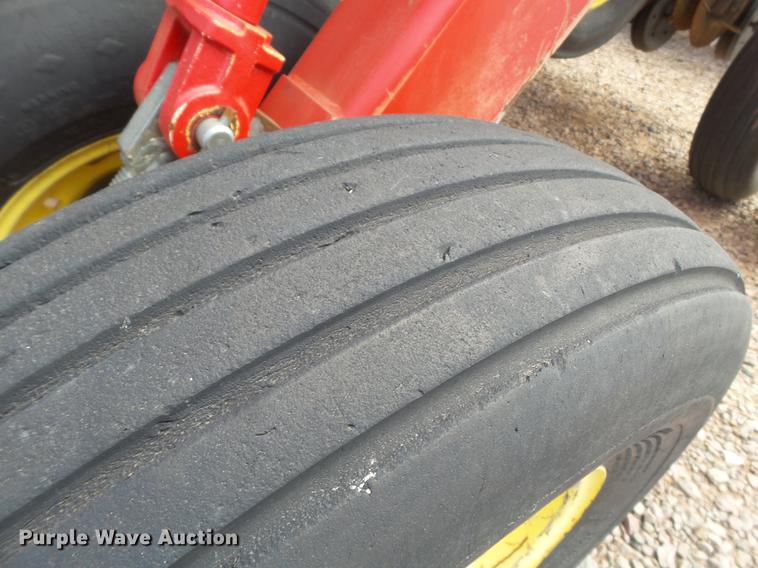 image for item FS9536 Sunflower 9434-40 no-till grain drill