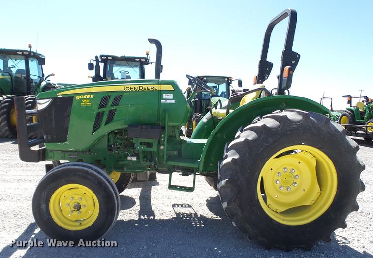 image for item FS9545 2015 John Deere 5065E tractor