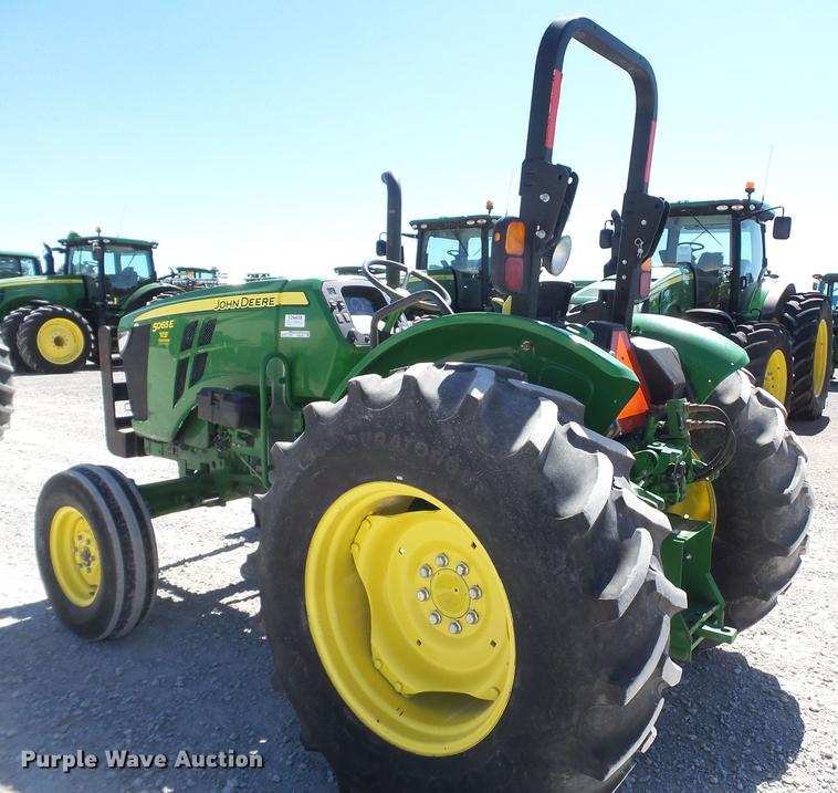 image for item FS9545 2015 John Deere 5065E tractor