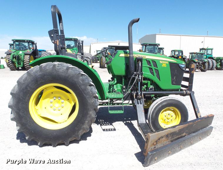 image for item FS9545 2015 John Deere 5065E tractor