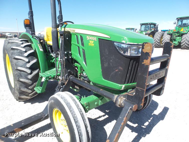 image for item FS9545 2015 John Deere 5065E tractor