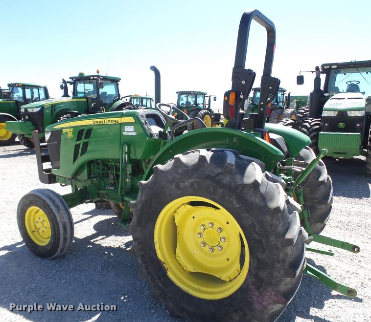 image for item FS9546 2015 John Deere 5065E tractor