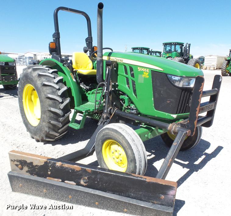 image for item FS9546 2015 John Deere 5065E tractor