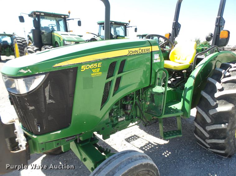 image for item FS9546 2015 John Deere 5065E tractor