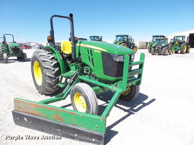 image for item FS9547 2016 John Deere 5065E tractor