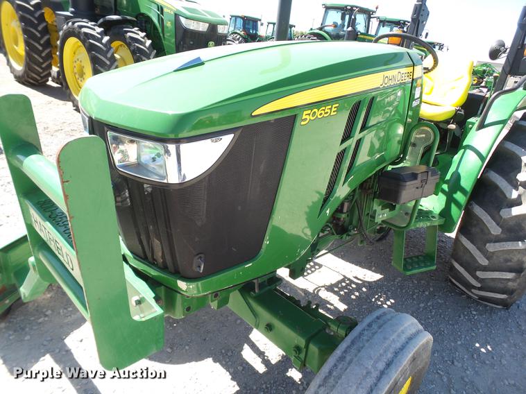 image for item FS9547 2016 John Deere 5065E tractor
