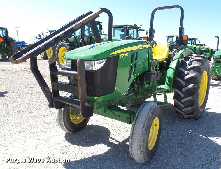 image for item FS9548 2016 John Deere 5065E tractor