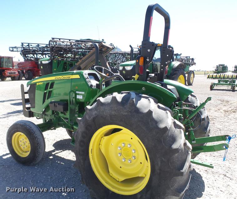 image for item FS9548 2016 John Deere 5065E tractor
