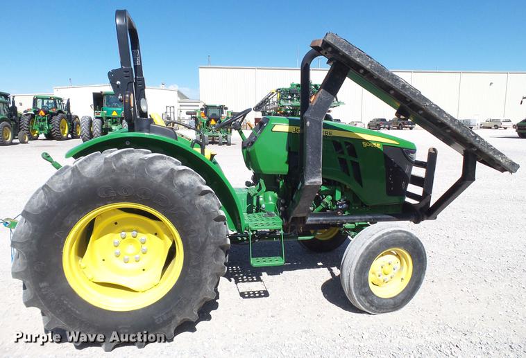 image for item FS9548 2016 John Deere 5065E tractor