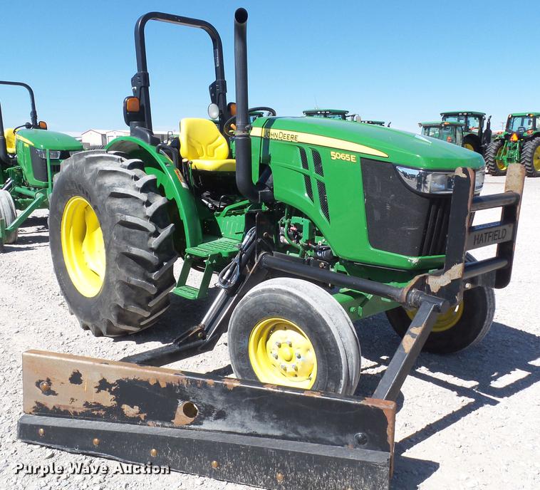 image for item FS9548 2016 John Deere 5065E tractor