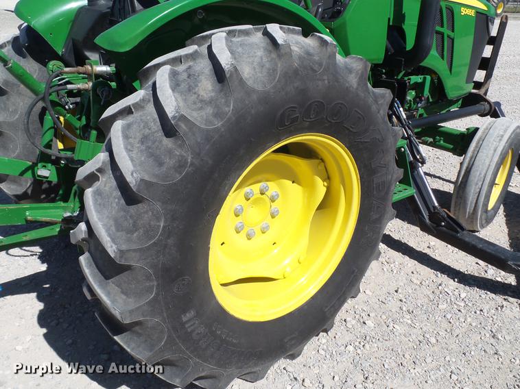 image for item FS9548 2016 John Deere 5065E tractor