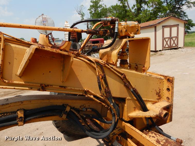 image for item FT9505 1972 Galion T500L rigid frame motor grader