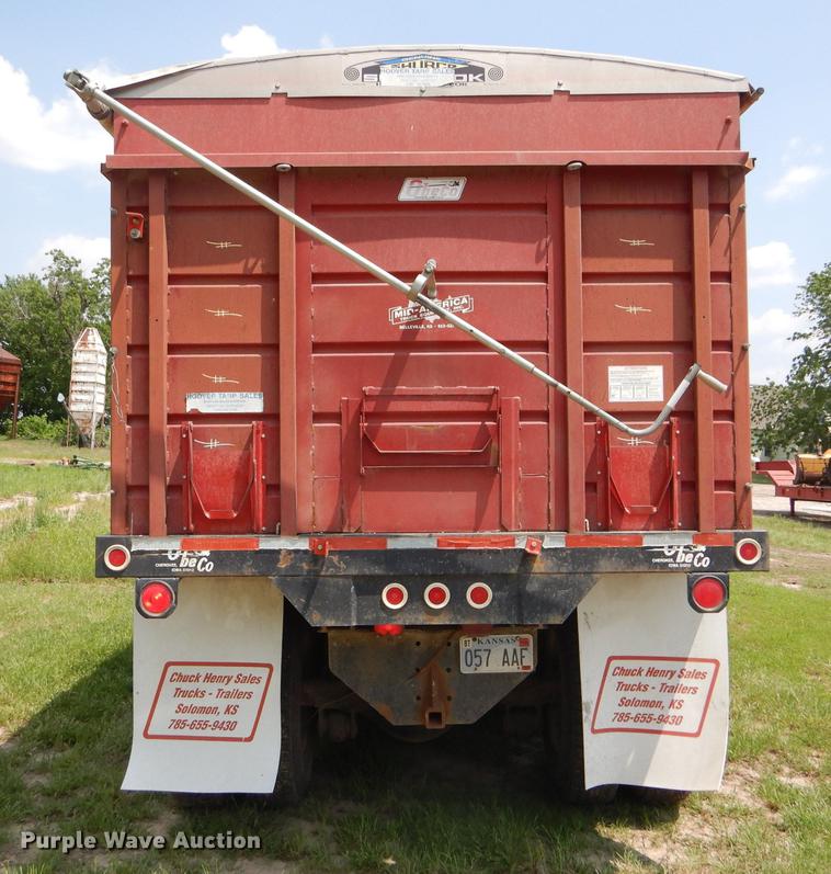 image for item FT9507 1973 Ford T802 grain truck