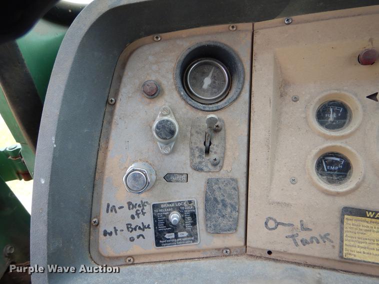 image for item FT9507 1973 Ford T802 grain truck