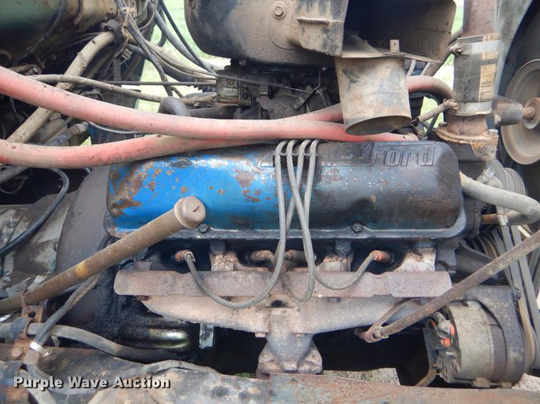 image for item FT9507 1973 Ford T802 grain truck