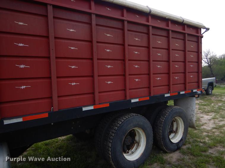 image for item FT9507 1973 Ford T802 grain truck