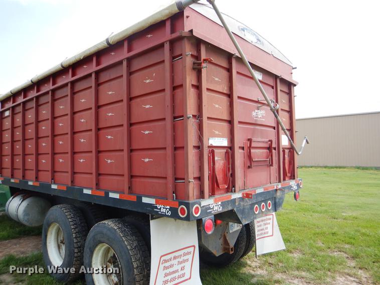 image for item FT9507 1973 Ford T802 grain truck