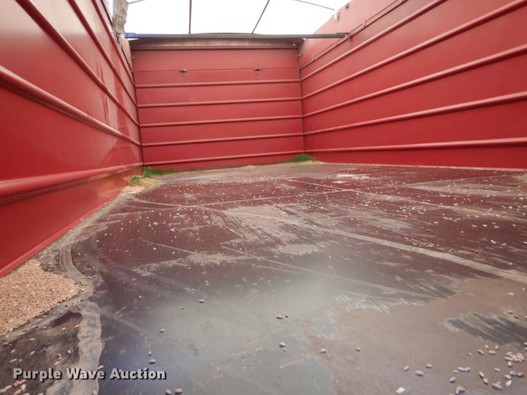 image for item FT9507 1973 Ford T802 grain truck