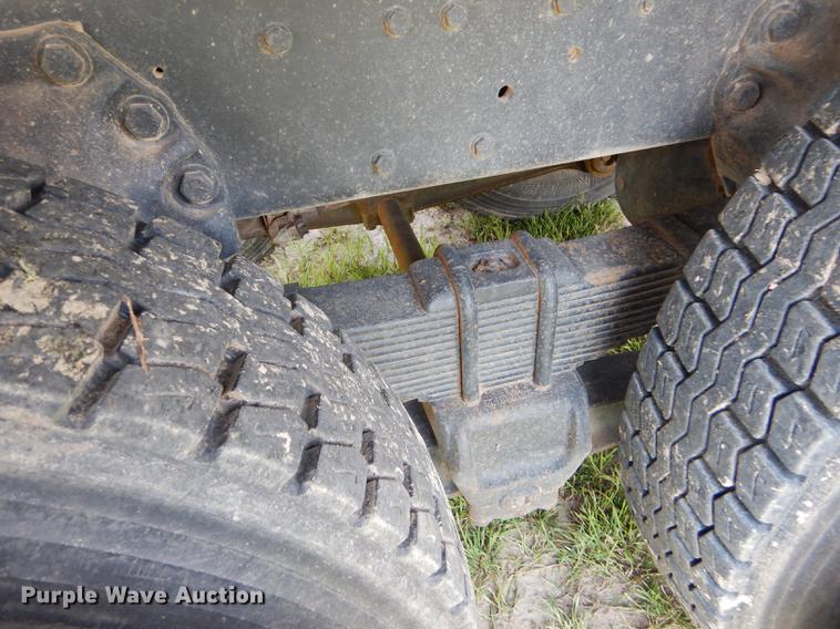 image for item FT9507 1973 Ford T802 grain truck