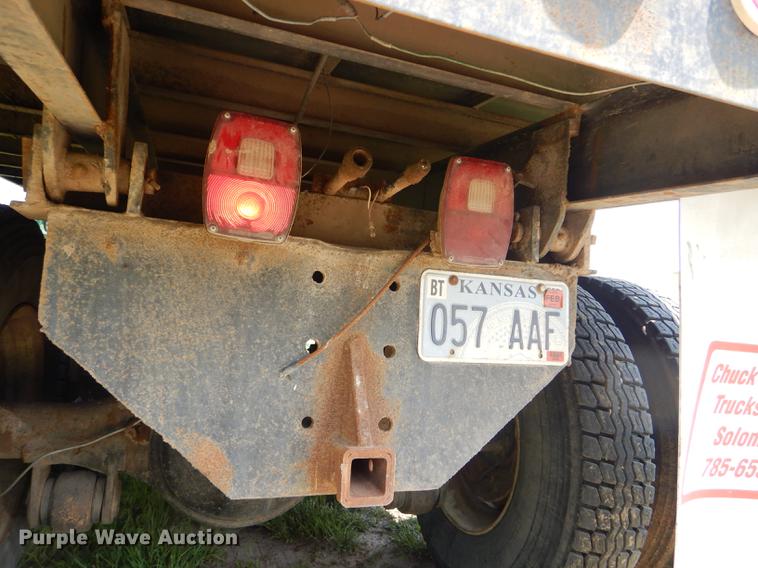 image for item FT9507 1973 Ford T802 grain truck