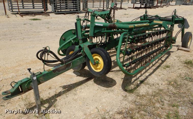 image for item FT9540 1990 John Deere 705 hay rake