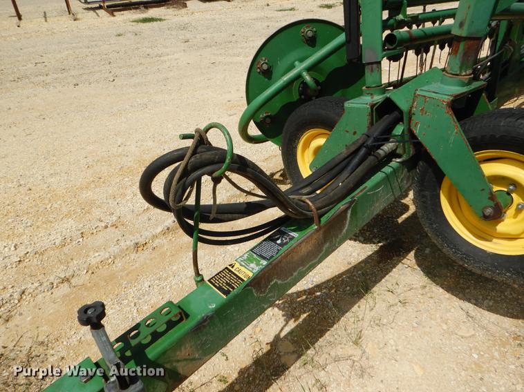 image for item FT9540 1990 John Deere 705 hay rake