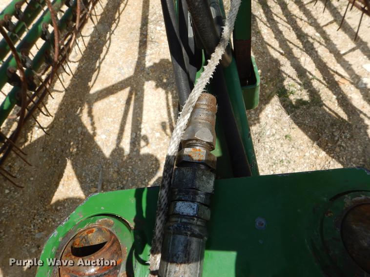 image for item FT9540 1990 John Deere 705 hay rake