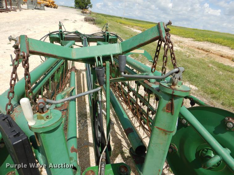 image for item FT9540 1990 John Deere 705 hay rake